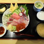 海鮮めし屋 磯人 - 磯人丼