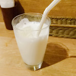 カッチャル バッチャル - ラッシー♪
      こちらのお店のラッシーは甘さ控えめでヨーグルトが濃いのでオススメです！！