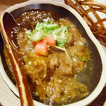 カッチャル バッチャル - スパイシーマトンカレー♪
      すご～く美味しいです。見た目は普通なんですけど…味のバランスがよく最高です♪