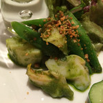 ラディーチェ - バイ貝とジャガイモのジェノベーゼソース和え