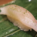 鮨 山浦 - 28年6月　江戸前鱚　藻塩、柚子