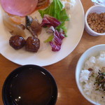 朝食