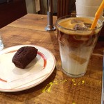 Coffee Roughnecks - Brownie、Iced Latte