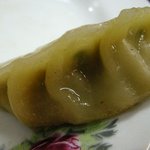 ますや - 「餃子」の裏はツルンとしています♪