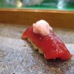 寿司栄 - 漬け鮪　鮪の脂