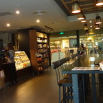 Starbucks - デパートの2階