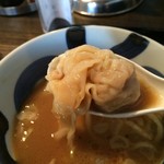 三ツ矢堂製麺 - 粗びきワンタン角度２