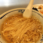 貪瞋癡 - シンプルにネギが散らされたラーメン