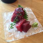 旬菜 すがや - 本マグロ刺身。赤身ですが330円也