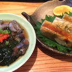 鮨処いちい - おまかせコース5,500円の酢の物(左)、穴子の煮こごりと生からすみ(右)