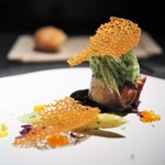 エクアトゥール - 水ダコのブレゼ　烏賊墨のソース　ハーブを和えたホワイトアスパラ　魚介のチュイル　キャビアルージュ