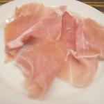 トラットリア ダ コヴィーノ - サンダニエーレ産削り立て生ハム　￥サーヴィス