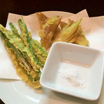 ごっそ - インゲン豆とミョウガの天ぷら相盛り(550円)