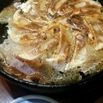 牛作 - 鍋焼き餃子 アッツアツ