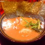 家系ラーメン たつ家 - チャーシューメン+味玉 (800円)