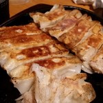 中国飯店佳里福 - 鉄鍋餃子