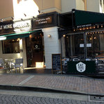 イート・モア・グリーンズ - お店の外観