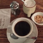 コーヒー、ピーナツ付き