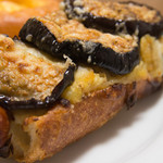 Boulangerie Sudo - 那須粗挽きソーセージの豪快タルティーヌ（430円）