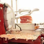 ペレグリーノ - イタリアの生ハムの王様クラテッロ・ディ・ジベッロがカッティングされて