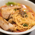 ガガナ ラーメン - 2016.6 麺は細麺～中細麺ぐらいの細さ