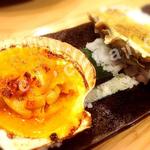 あんとん - 真牡蠣の雲丹ソース焼きと帆立のバター焼きの食べ比べ
