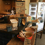 パン工房レストラン メガネ - 販売されているパン