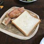 パン工房レストラン メガネ - パン