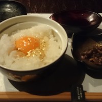 牛牛 西麻布 総本店 - 卵かけごはんにも金