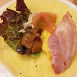 ビュッフェレストラン 嵯峨野 - 写真はこれ一枚…。クレープにして置いてありました。