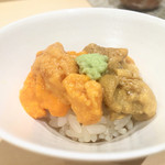 鮨 はしもと - 2016/6_馬糞雲丹（左）と紫雲丹（右）