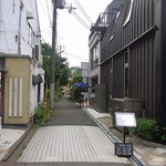 アートデアート・ビュー - 【さくら歯科】さんと【みうら】さんの間の路地を…