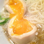 煮玉子 黄身がとろっとろっ です～♪ 2016.6