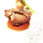 レ セゾン - 肉料理：ポワトゥ産仔鳩のロティ