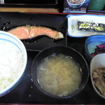 吉野家 - 2010/09/29 焼魚牛小鉢定食480円635kcal