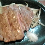 ステーキハウスれんが亭 - 神戸牛の薄切りステーキ