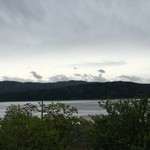 徳山鮓 - テラス席からの眺め。どこまでも静かで風の音しかしません