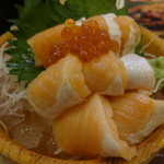 Mekikinoginji - サーモン腹身の刺身