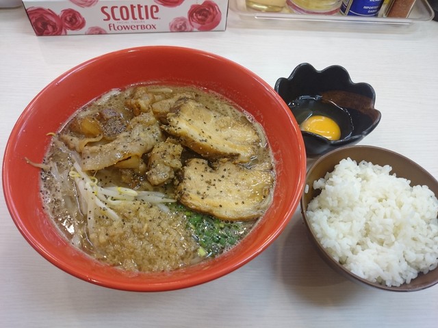 閉店 日の出らーめん 炎上 日ノ出町 ラーメン 食べログ