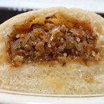 こんがりパン工房 - 焼きピロシキ(断面)