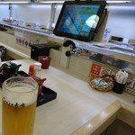 Kaisenzushi Toretore Ichiba - タッチパネルで注文すると、握りたてのお寿司が運ばれてきます。