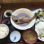 単品のムツの煮つけ、アオリイカ刺身とご飯セット