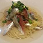 寿製麺 よしかわ - 冷やしいわしそば。