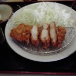 とんかつ山脈 - ロースかつ定食　100ｇ　全景。