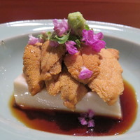 お料理 佐藤 - 胡麻豆腐にうにをのせたもの