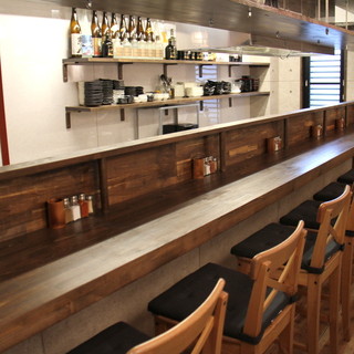 デートにも使えるスタイリッシュな焼鳥店♪フロア貸切も可◎