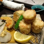 Kakurebouoniwa - 海老真丈の湯葉包み揚げ