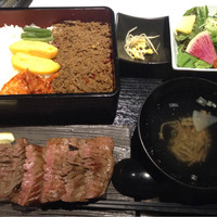 完全個室 牛の達人 秋葉原店 - 40日熟成タン牛肉そぼろ御膳