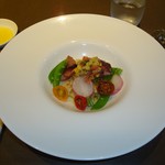 フレンチレストラン にき亭 そごう横浜店 - 【6月】海鮮料理。イカってこんなにぷりぷりで絶品♪中に黄色ピーマン（？）。手がものすごく混んでいる一品。