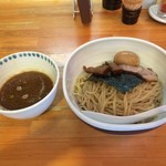 つけ麺　特盛400ｇ/味付きたまご（930/100円）